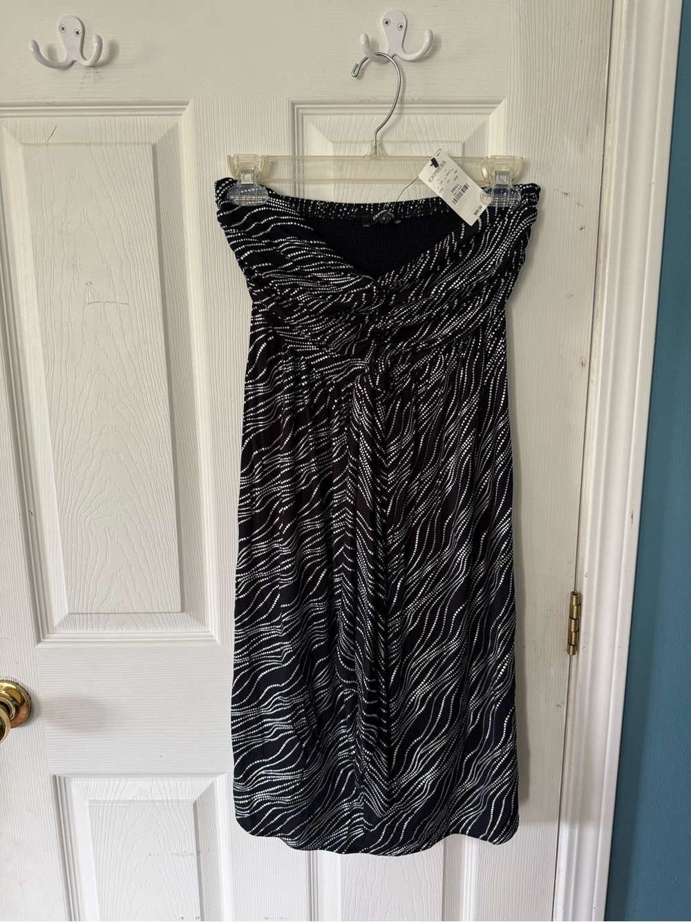 Express Strapless Black & White Wave-Print Dress